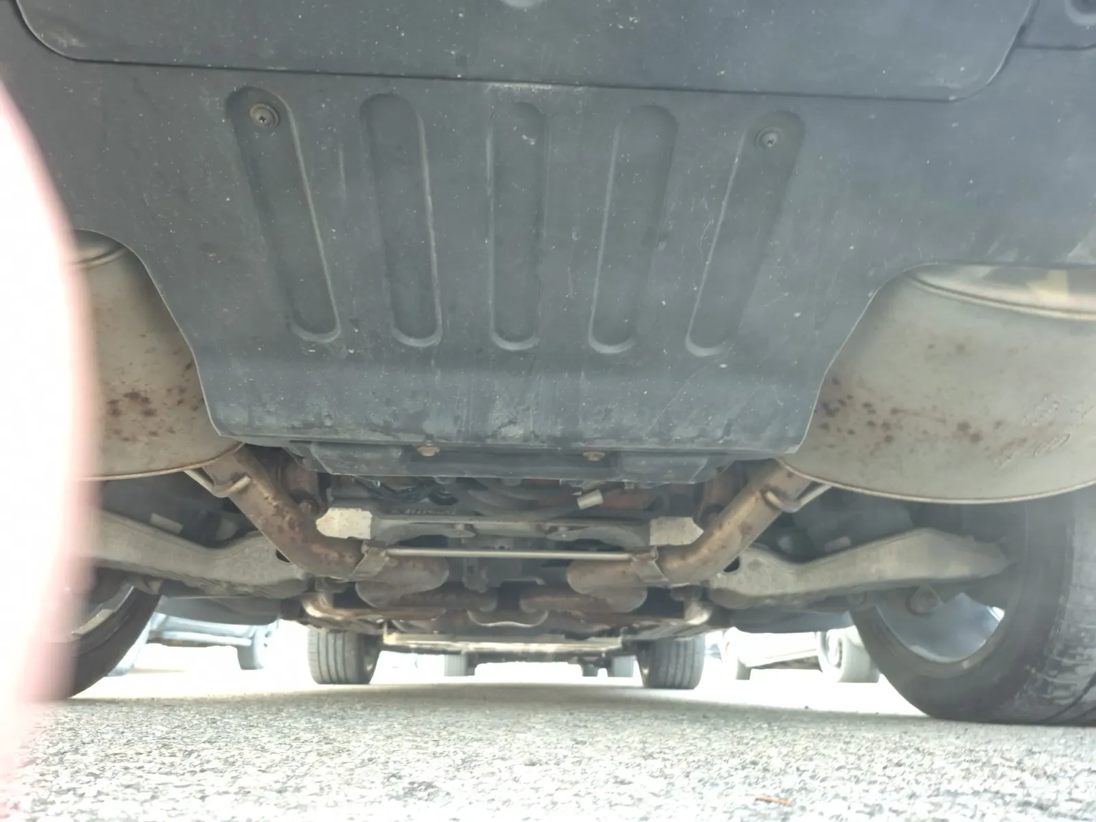 Undercarriage - Rear Photo