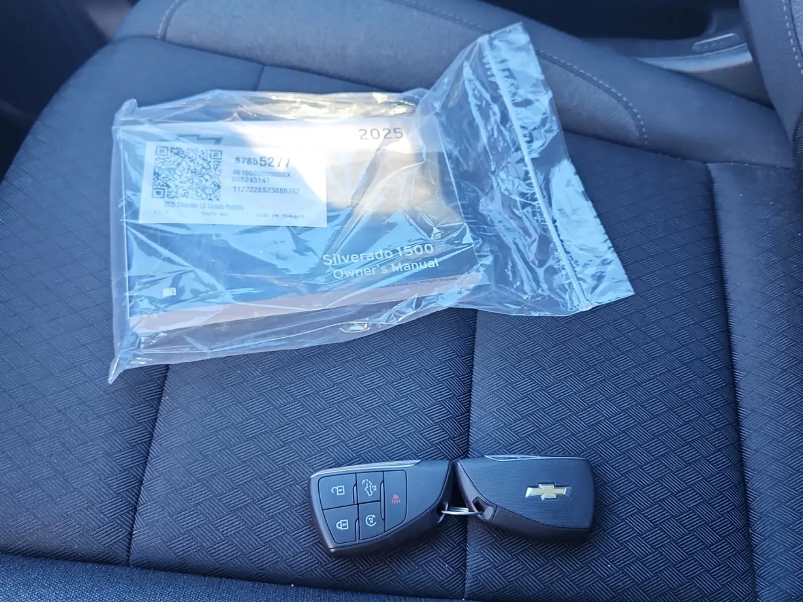 Keys/Fobs/Manual Photo