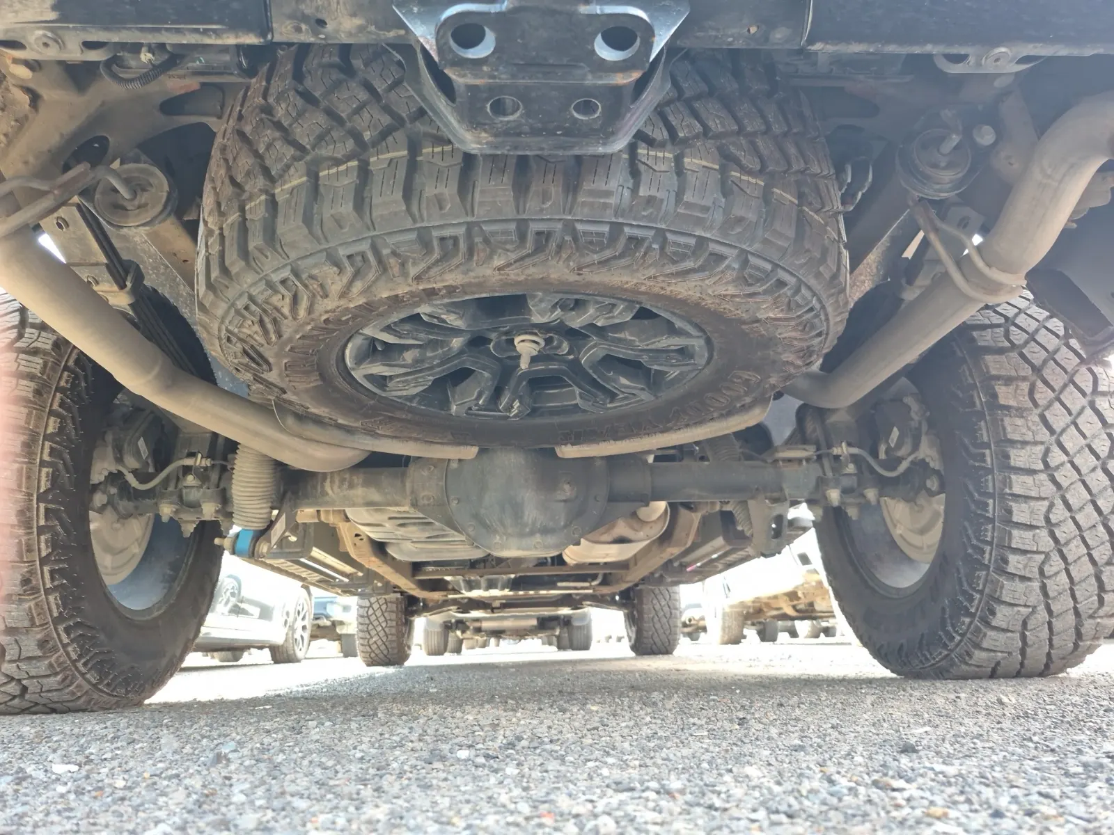 Undercarriage - Rear Photo