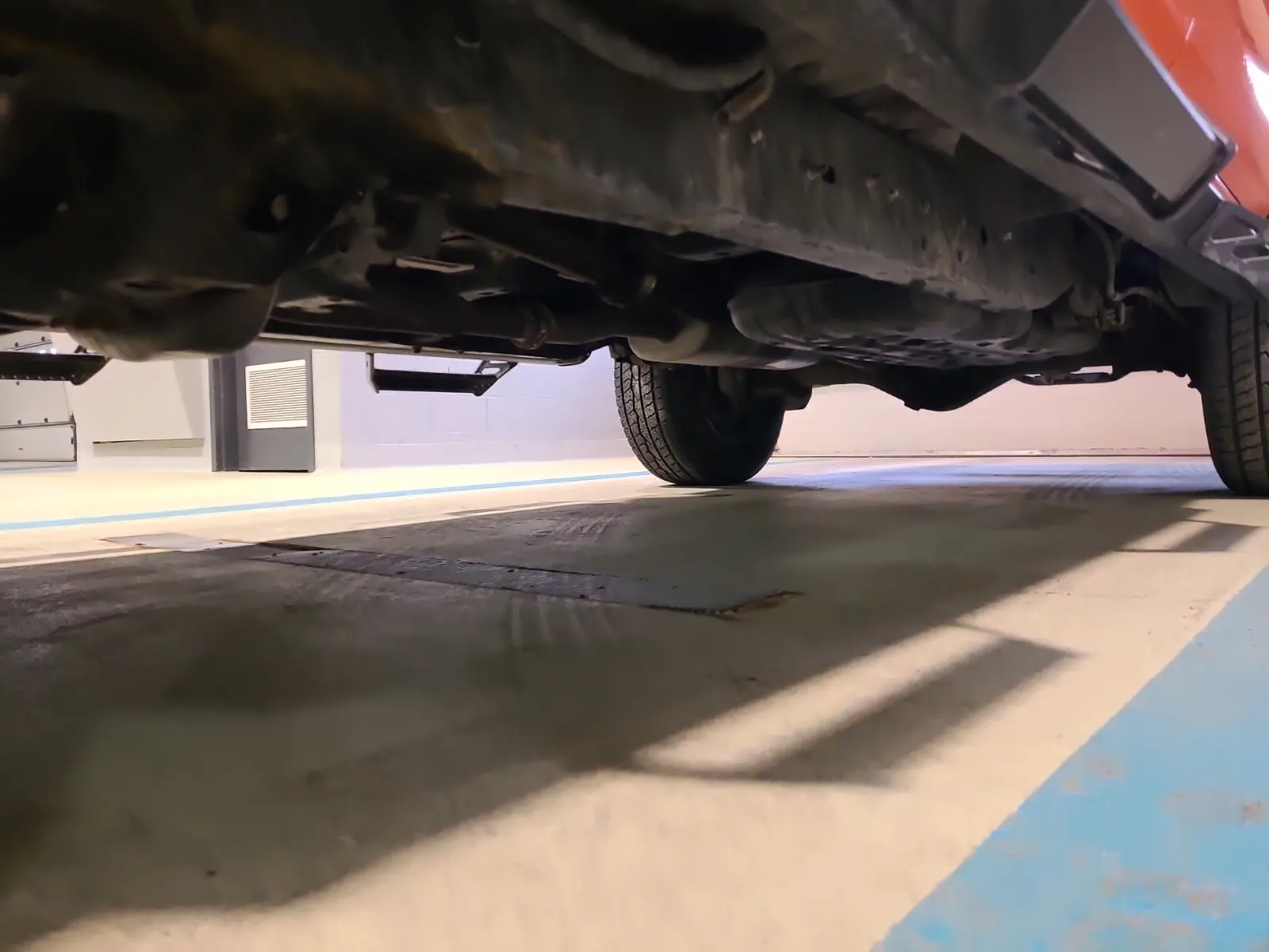 Undercarriage - Driver Photo