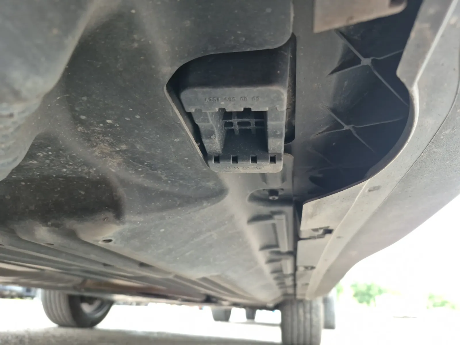 Undercarriage - Passenger Photo