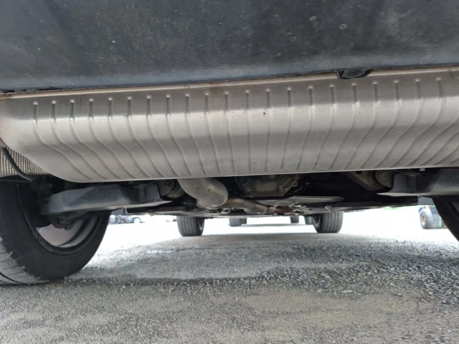Undercarriage - Rear Photo