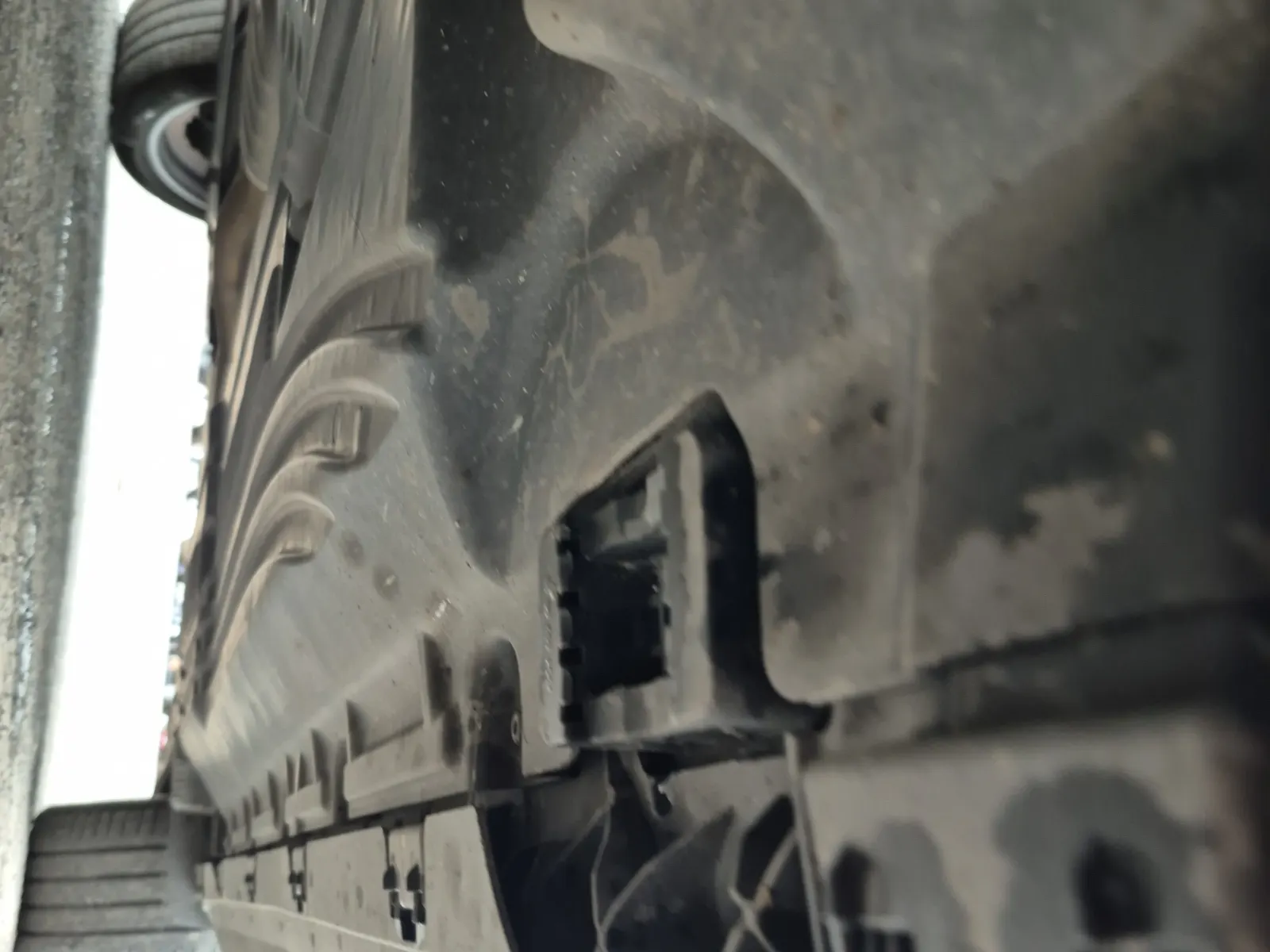Undercarriage - Driver Photo