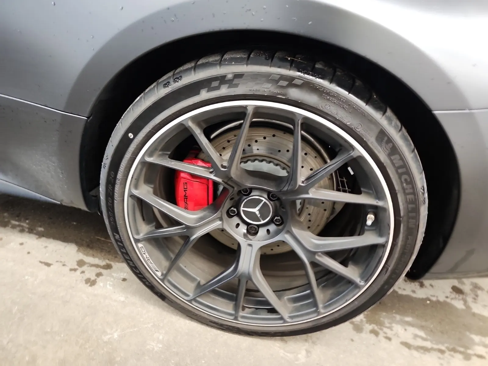 Left Rear Wheel/Tire Photo