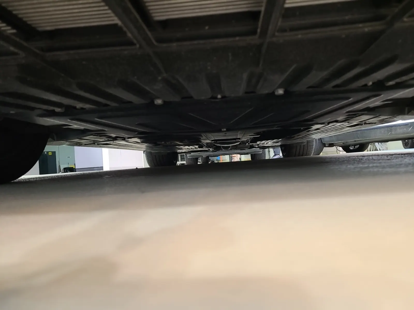 Undercarriage - Front Photo