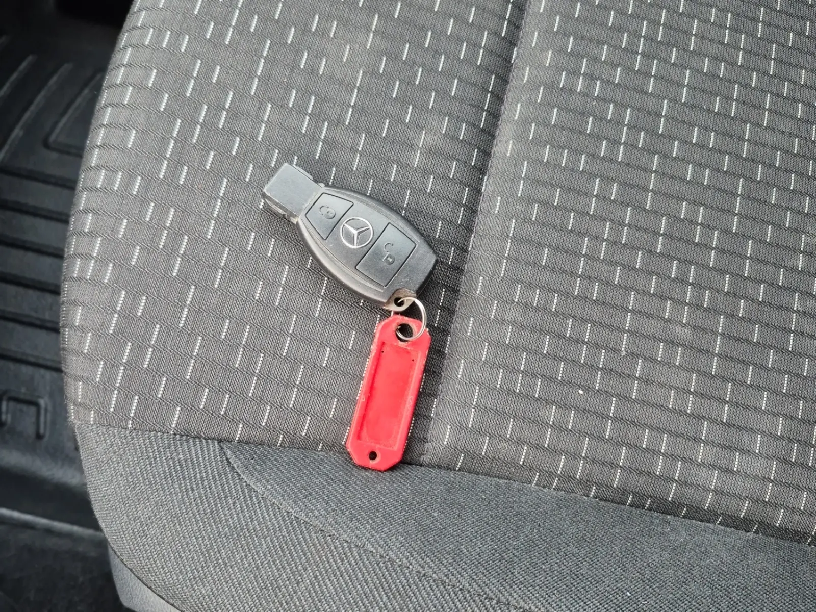 Keys/Fobs/Manual Photo