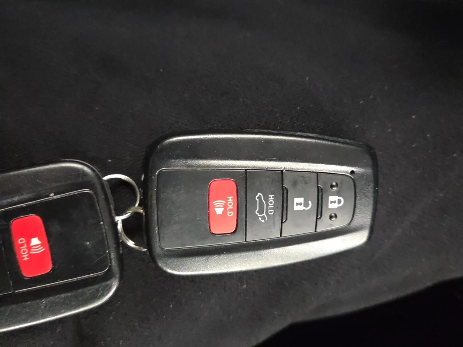 Keys/Fobs/Manual Photo