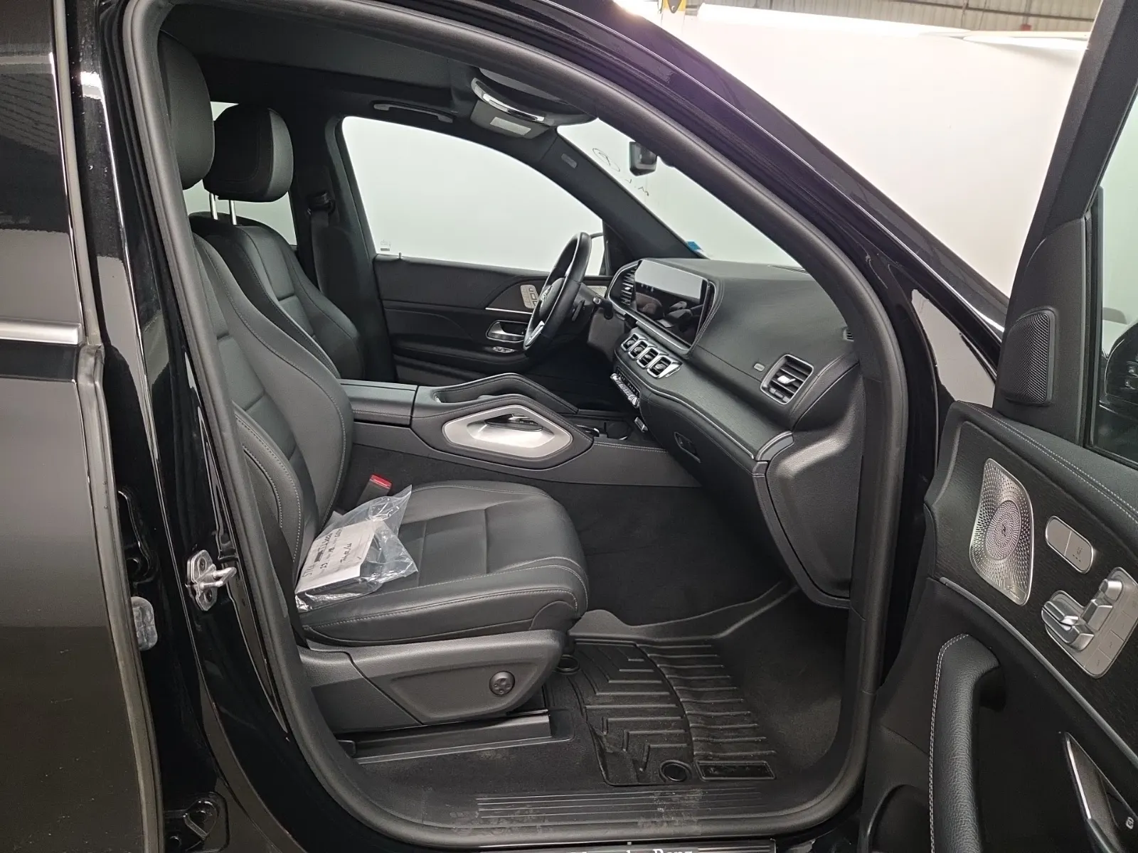 Right Side Interior Photo
