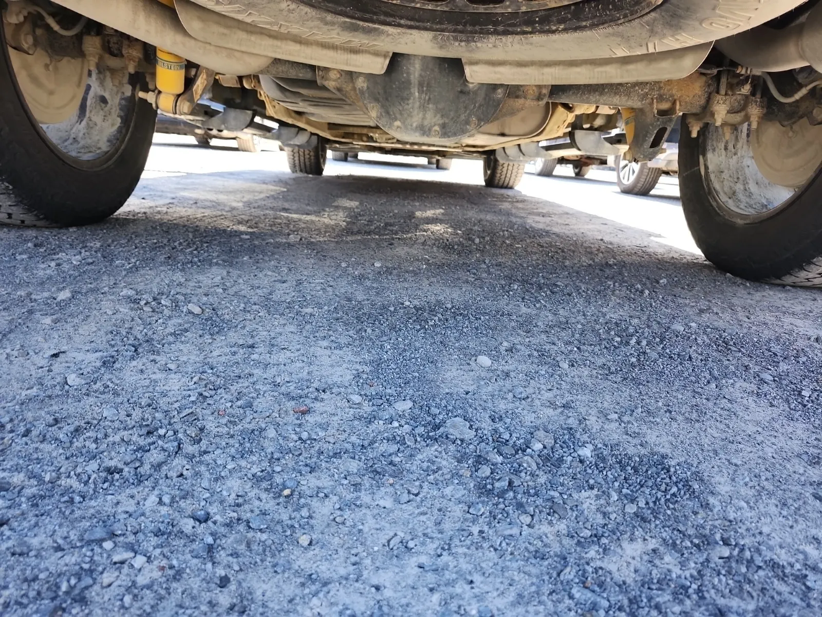 Undercarriage - Rear Photo