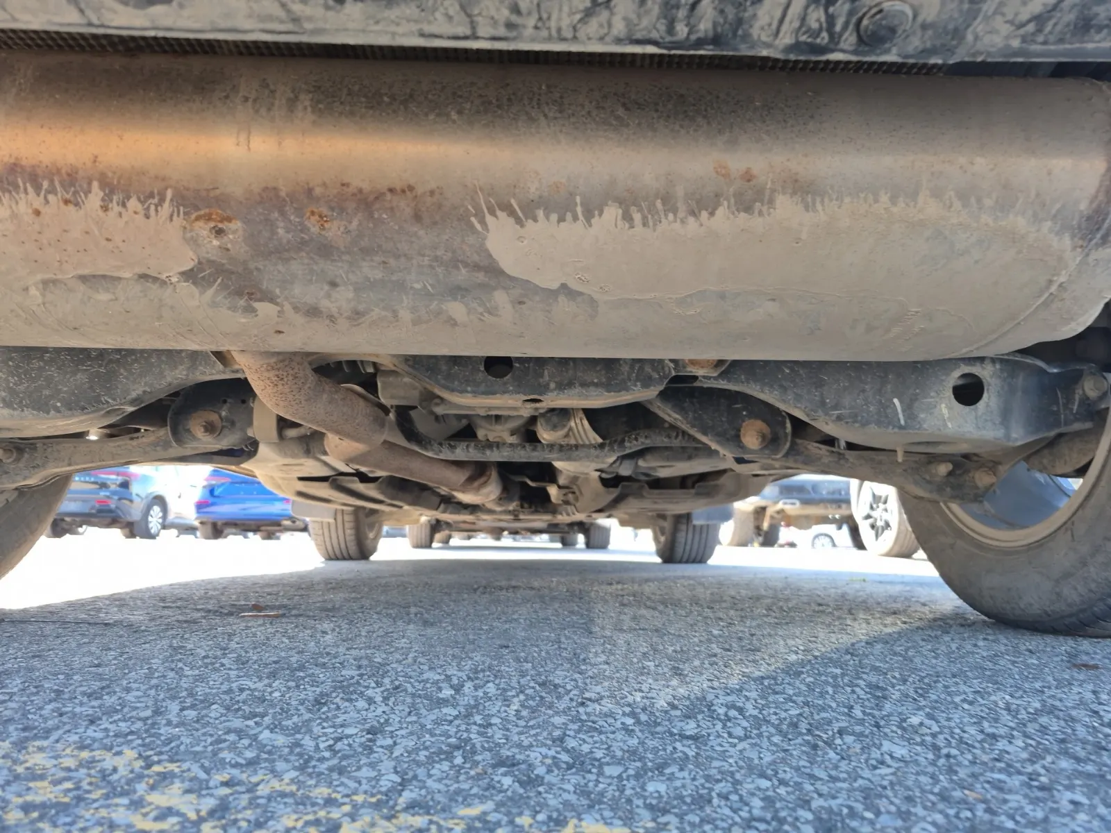 Undercarriage - Rear Photo