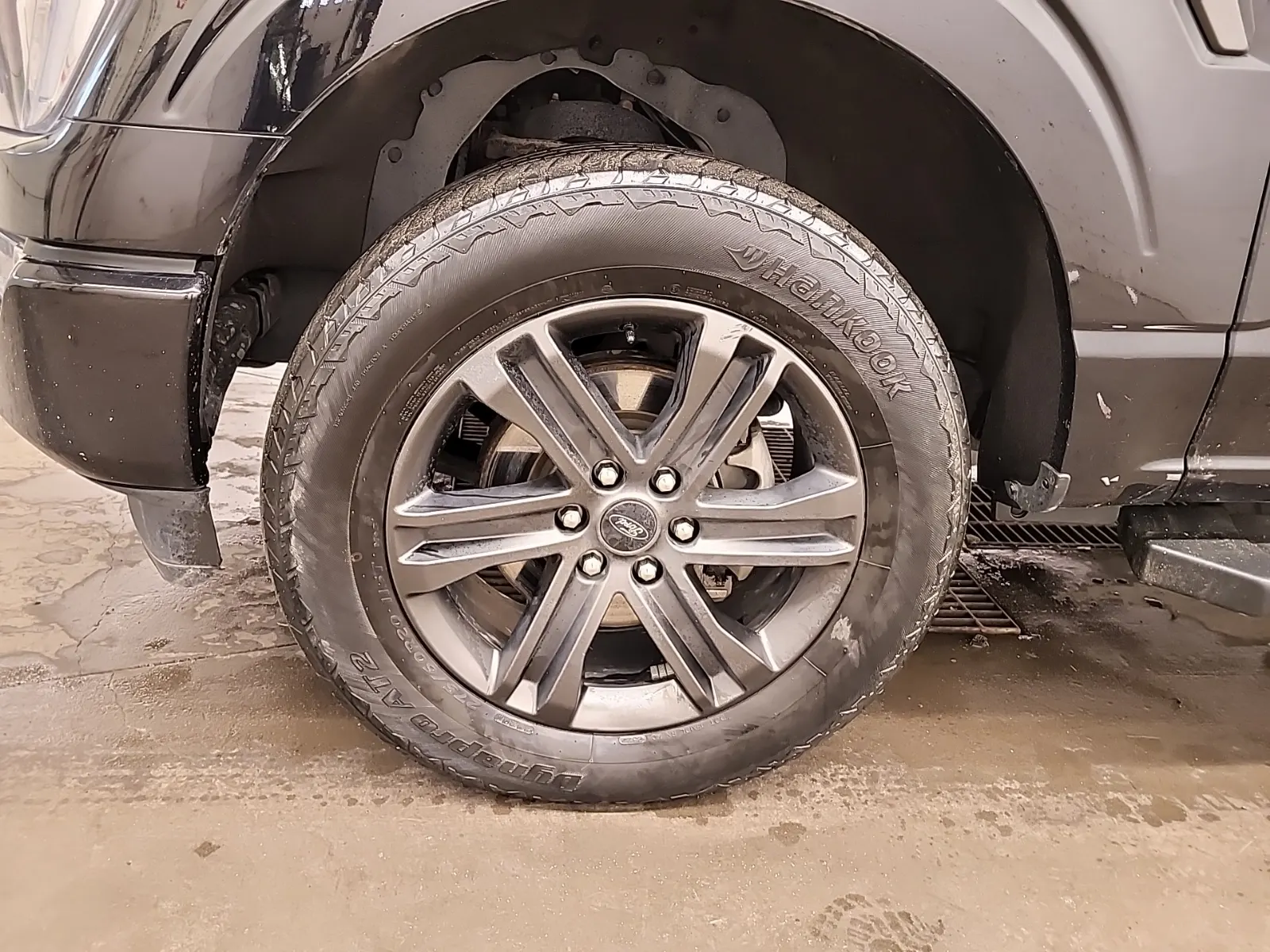 Front driver wheel/tire photo