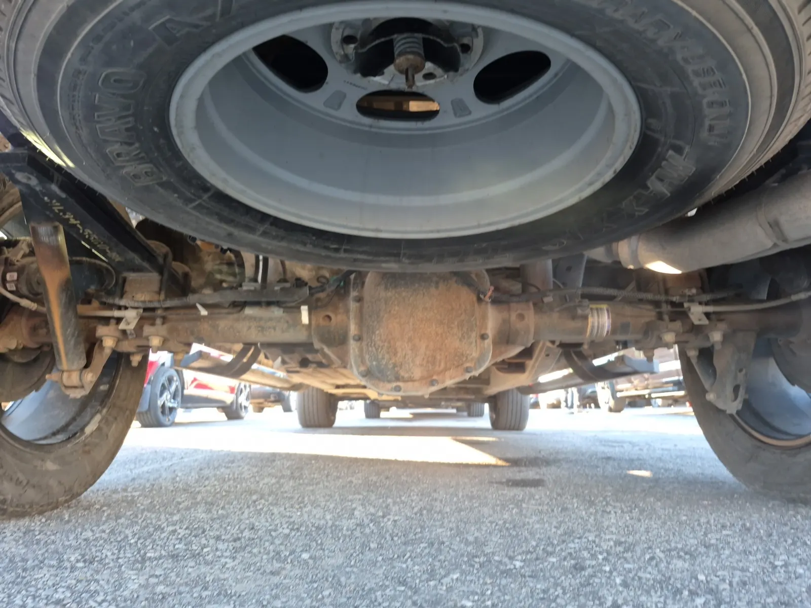 Undercarriage - Rear Photo
