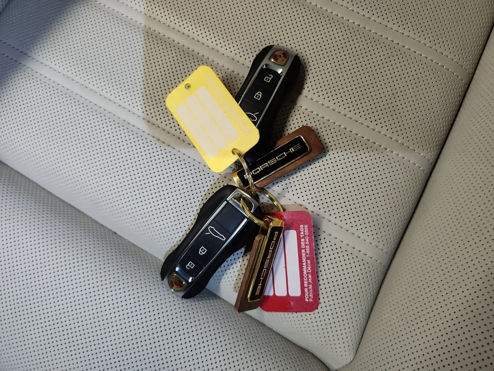 Keys/Fobs/Manual Photo
