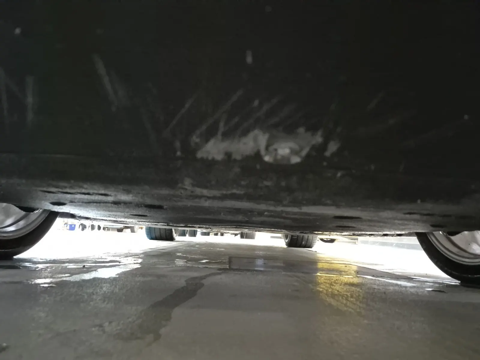 Undercarriage - Front Photo