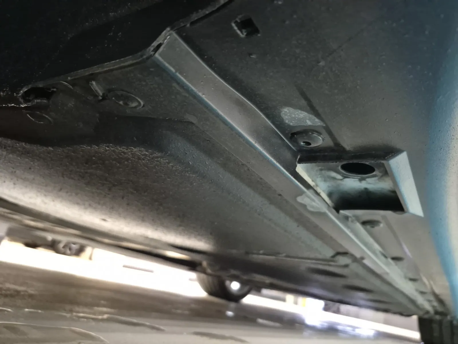 Undercarriage - Passenger Photo