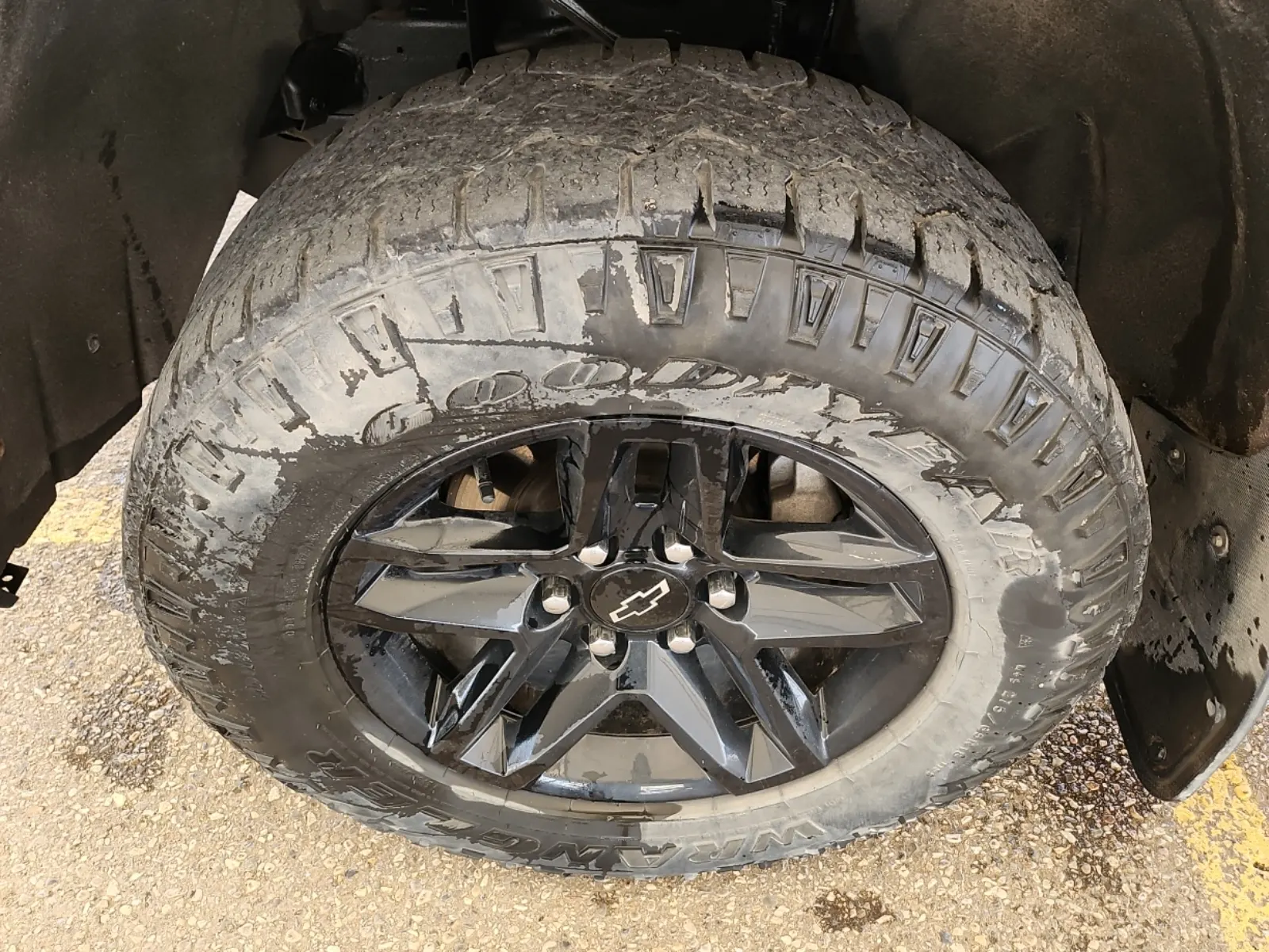 Front driver wheel/tire photo