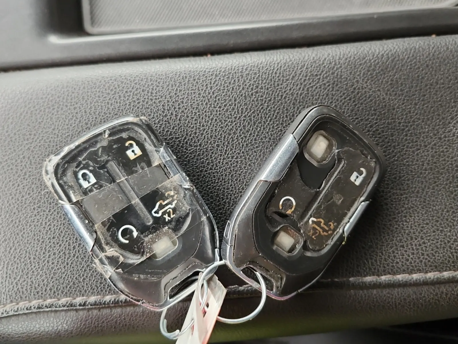 Keys/Fobs/Manual Photo