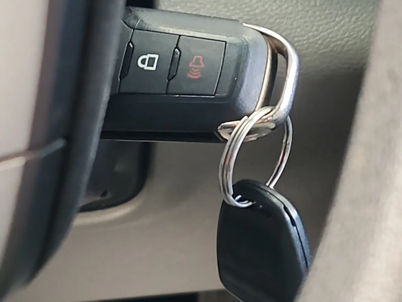 Keys/Fobs/Manual Photo