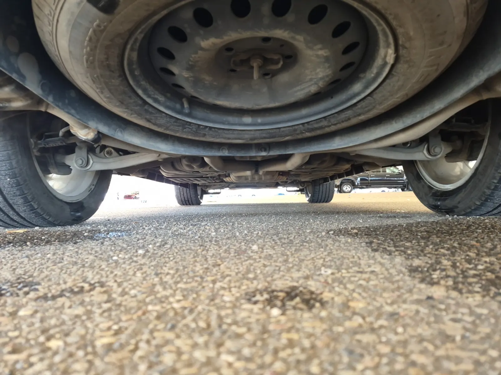 Undercarriage - Rear Photo