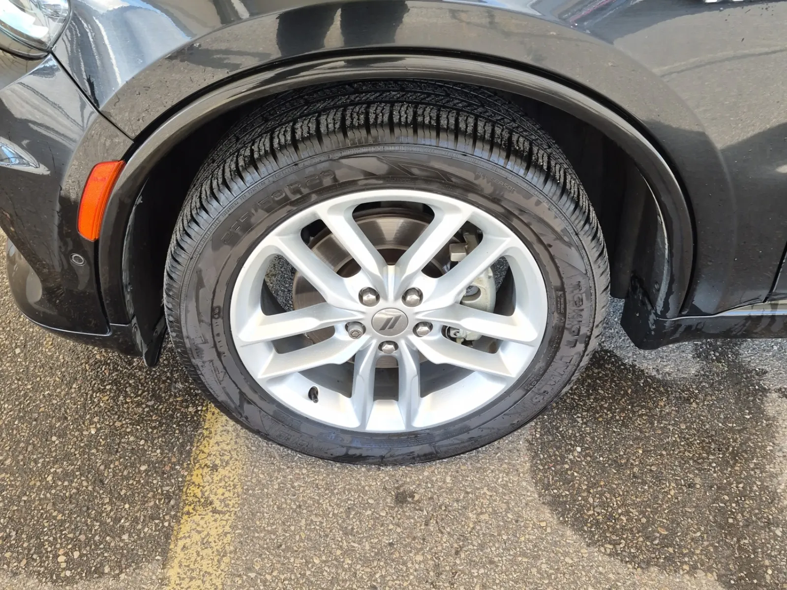 Front driver wheel/tire photo
