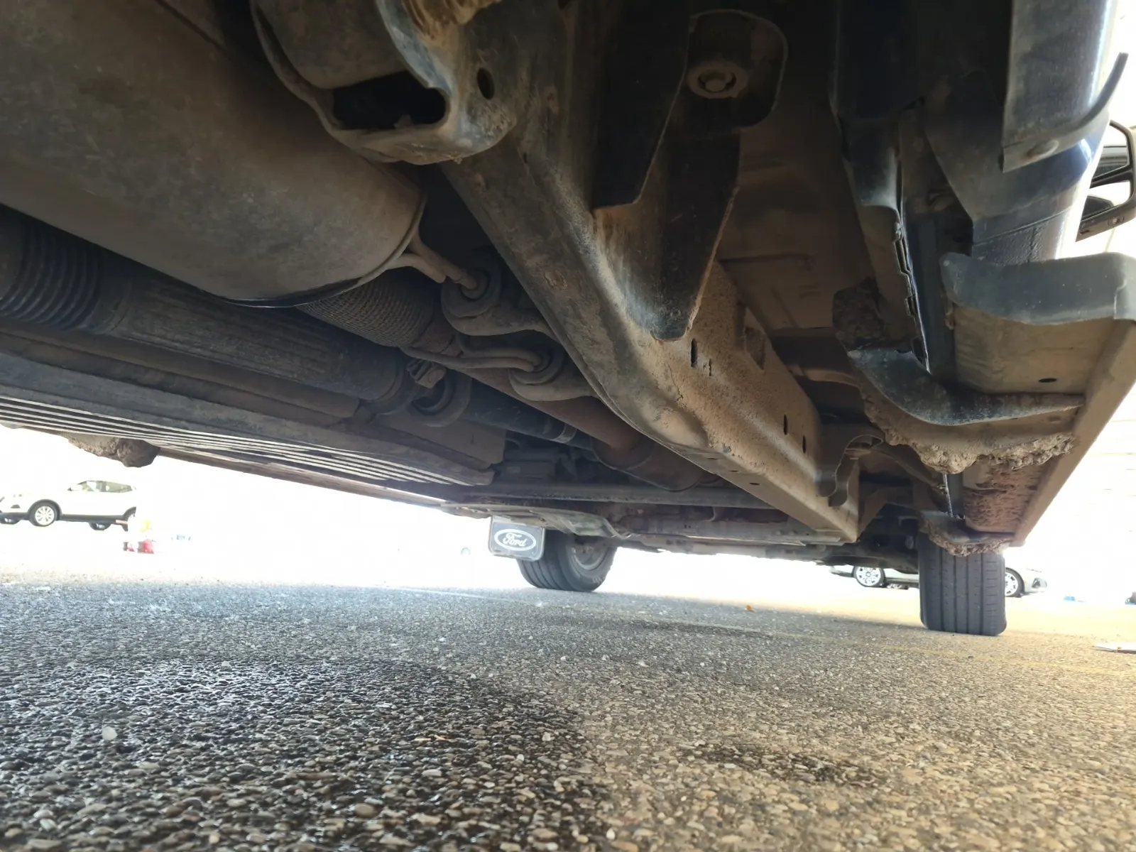 Undercarriage - Passenger Photo