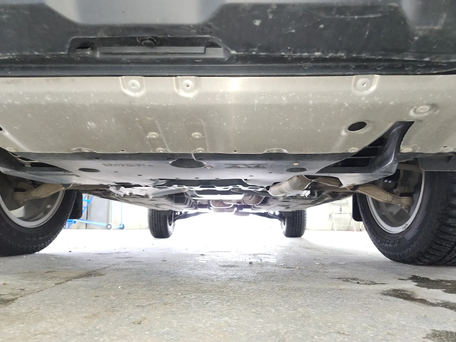 Undercarriage - Front Photo