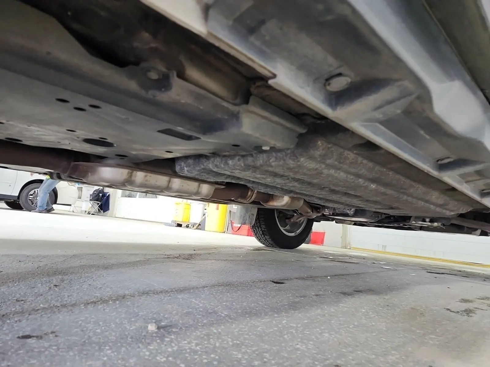 Undercarriage - Passenger Photo
