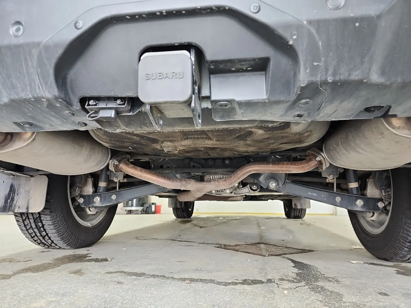 Undercarriage - Rear Photo