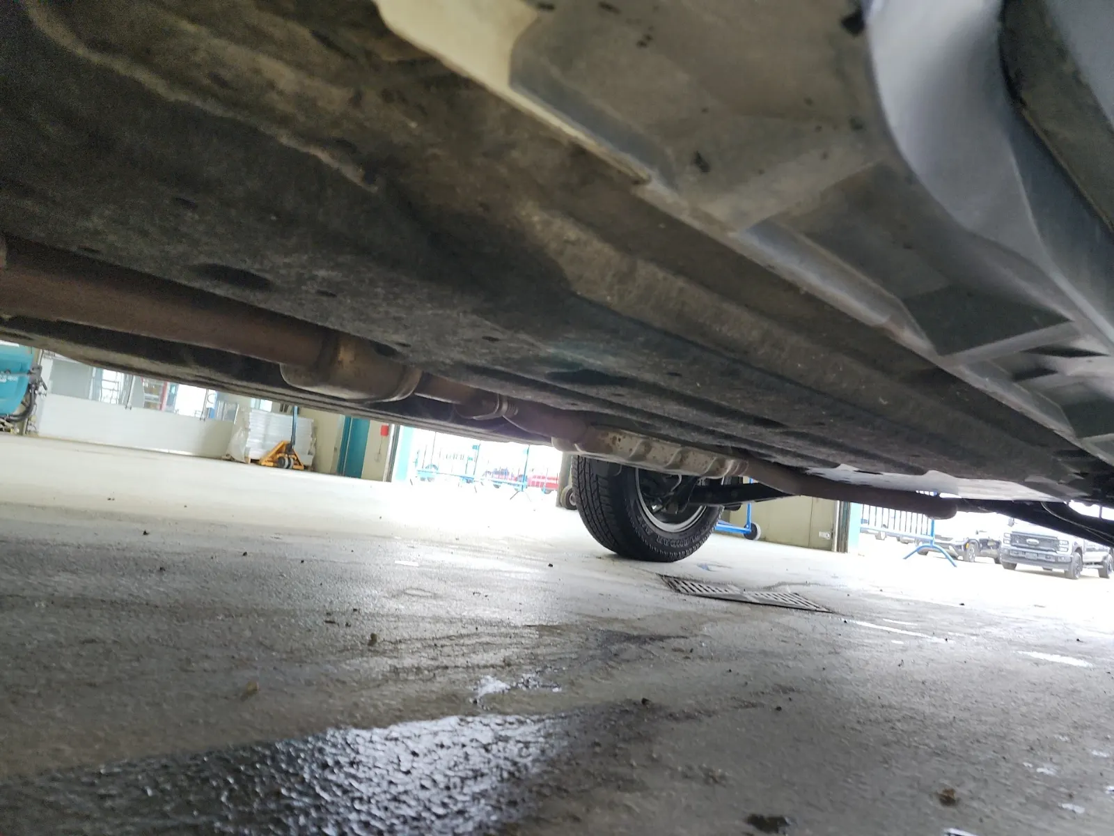 Undercarriage - Driver Photo