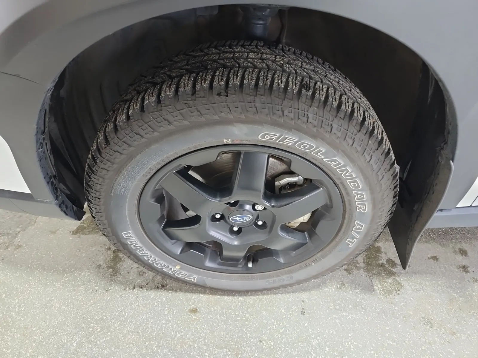 Front driver wheel/tire photo