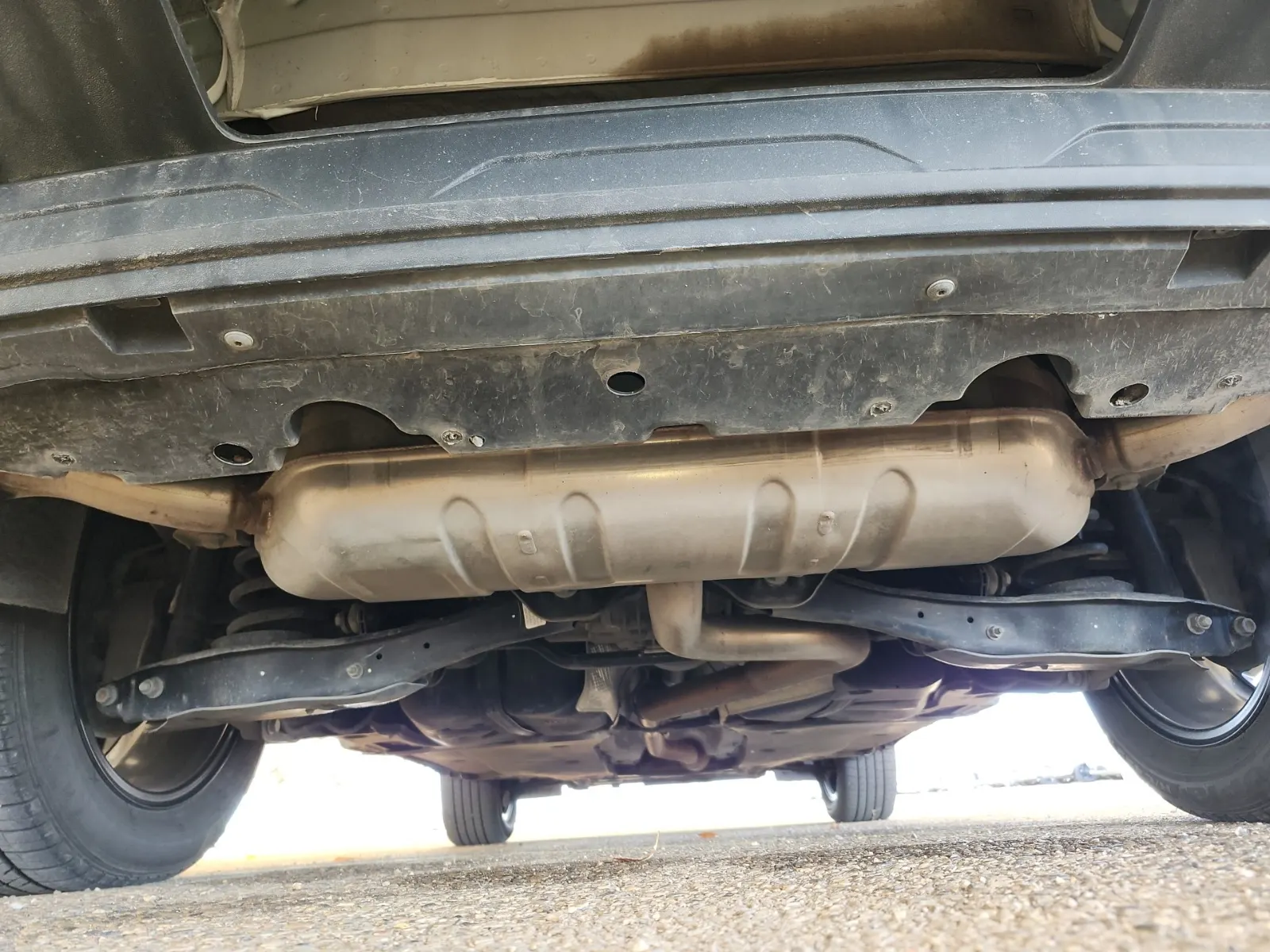 Undercarriage - Rear Photo