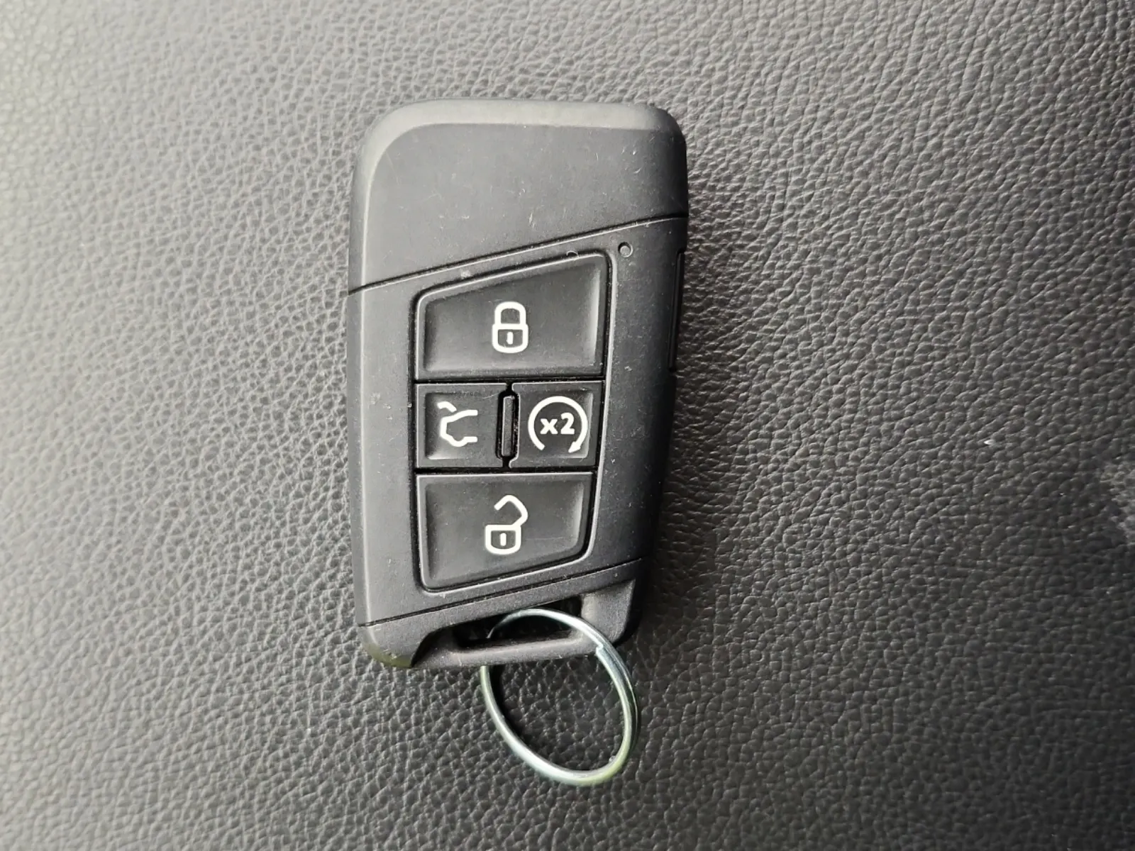 Keys/Fobs/Manual Photo