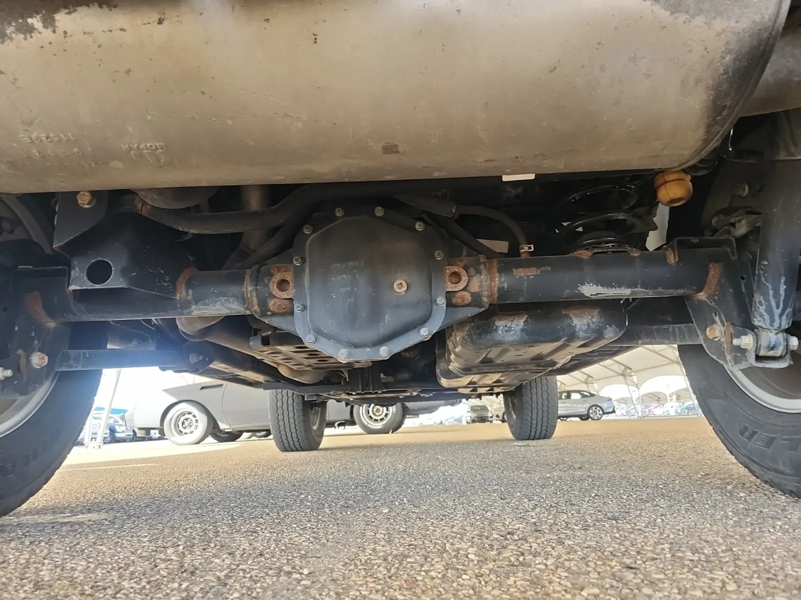 Undercarriage - Rear Photo