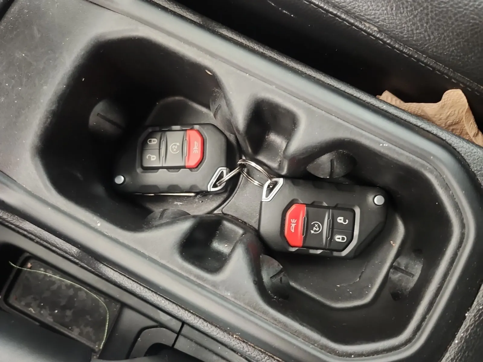 Keys/Fobs/Manual Photo