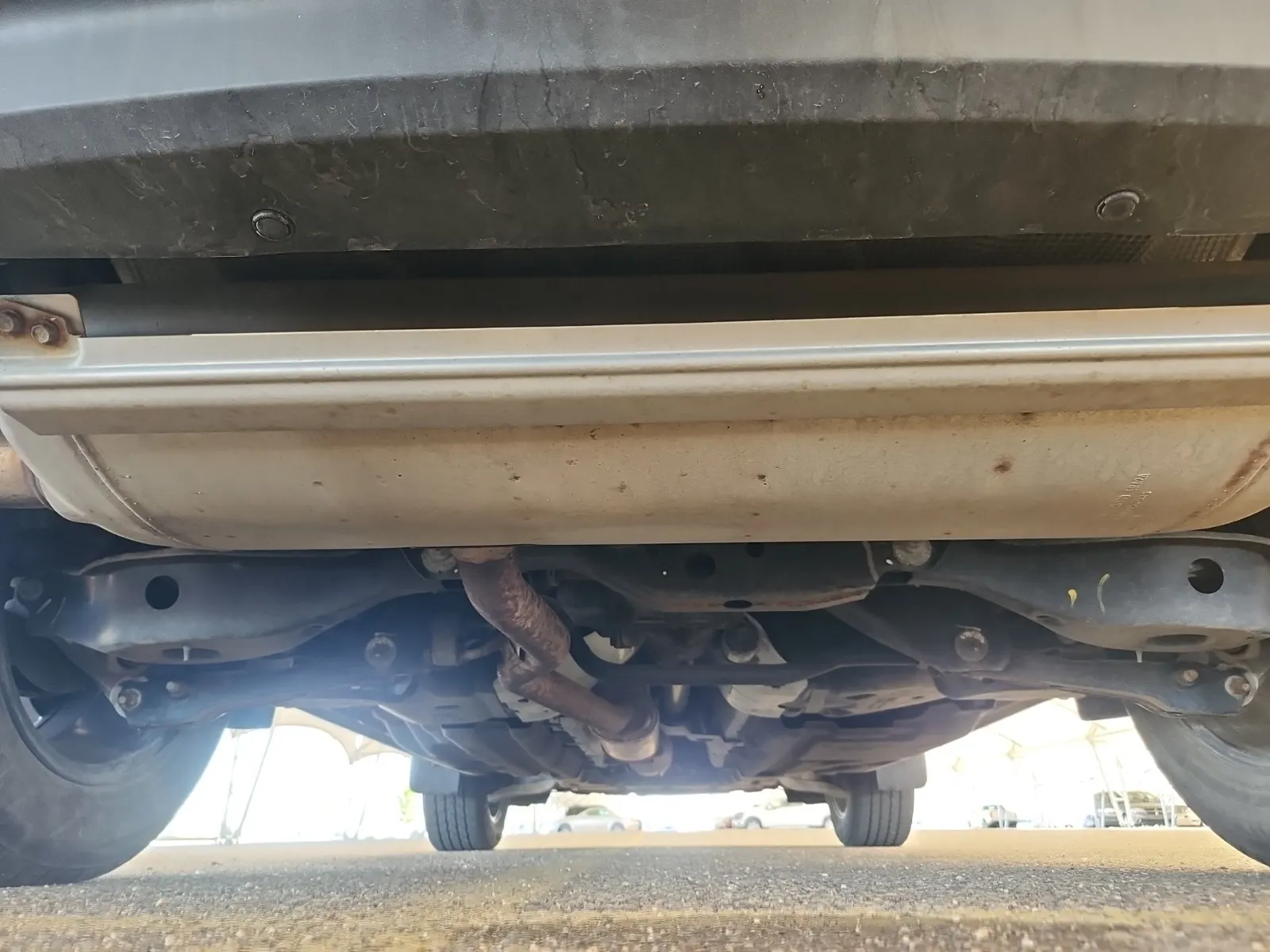 Undercarriage - Rear Photo