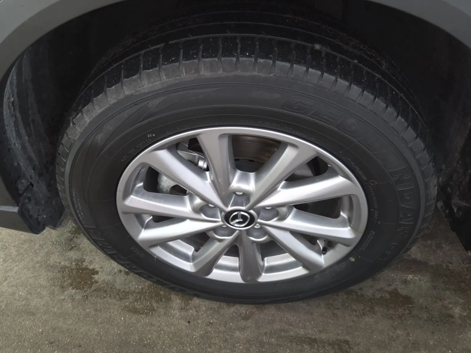 Front driver wheel/tire photo