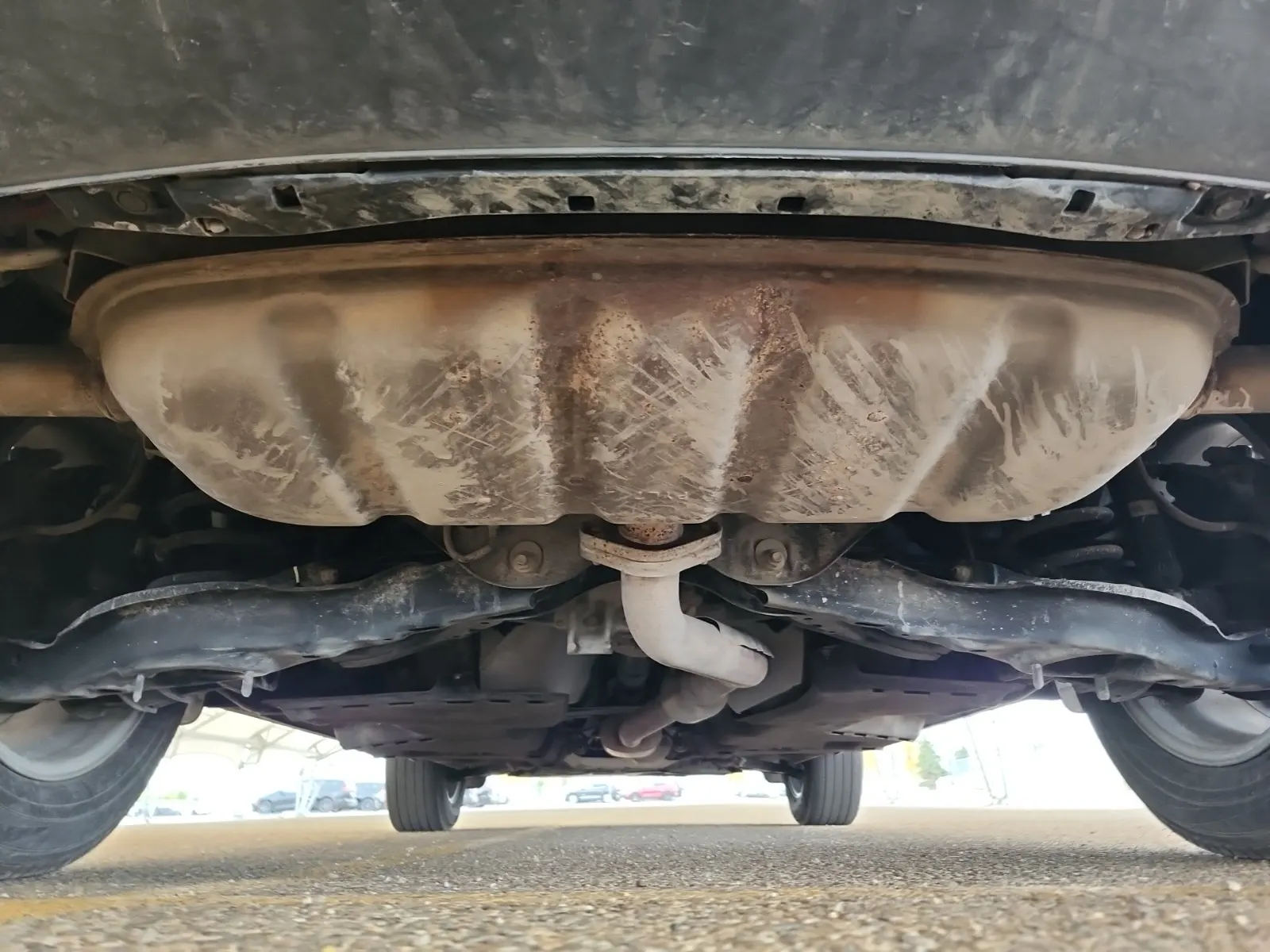Undercarriage - Rear Photo