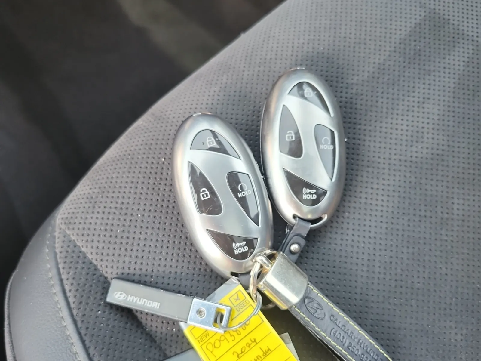 Keys/Fobs/Manual Photo