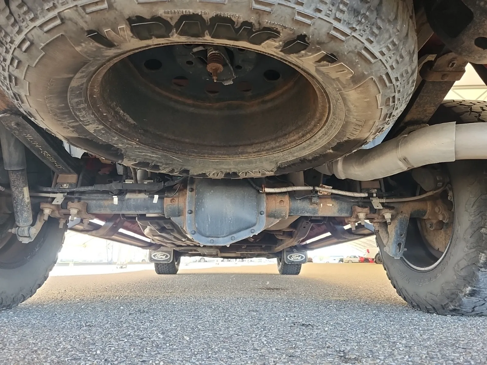 Undercarriage - Rear Photo