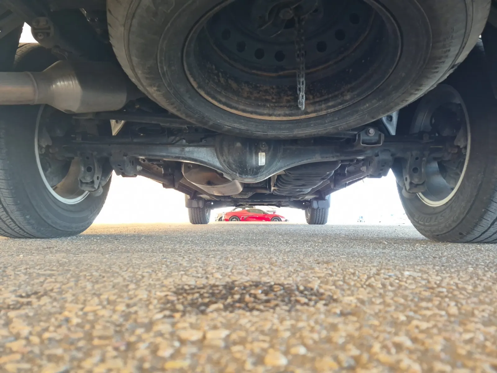 Undercarriage - Rear Photo