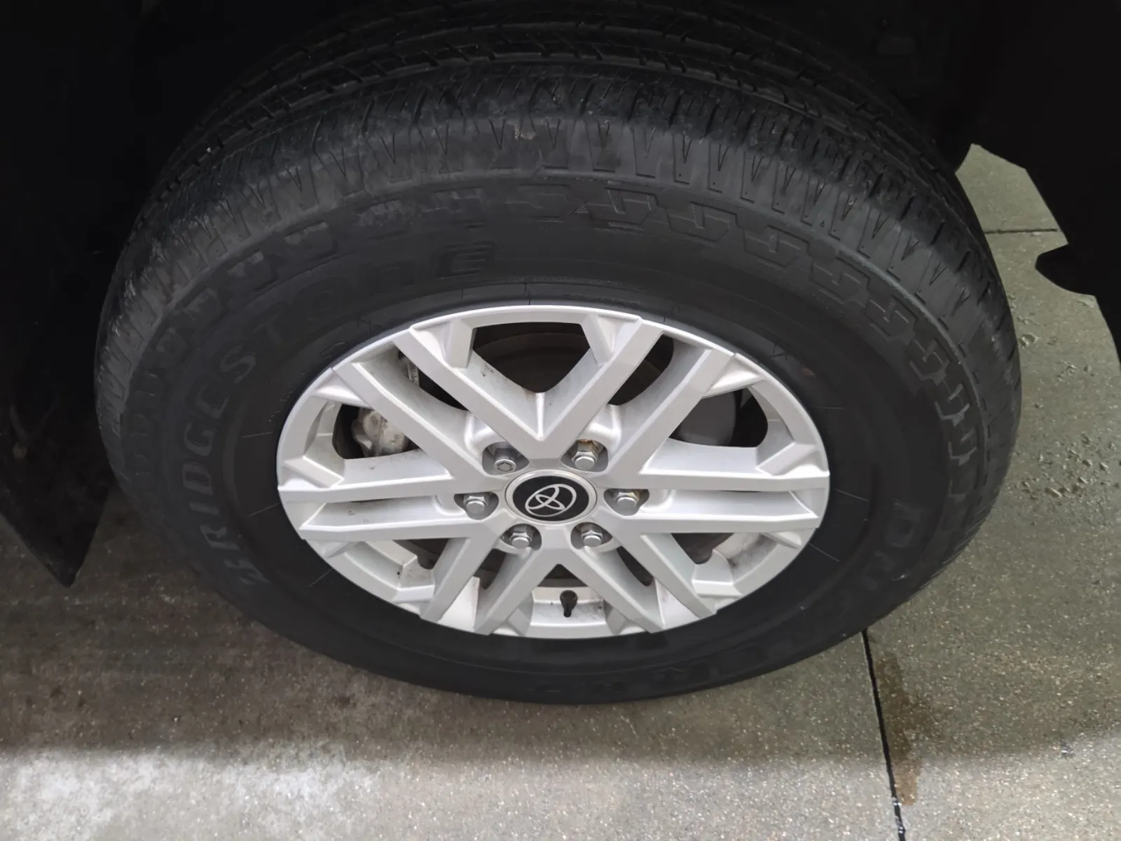 Right Front Wheel/Tire Photo