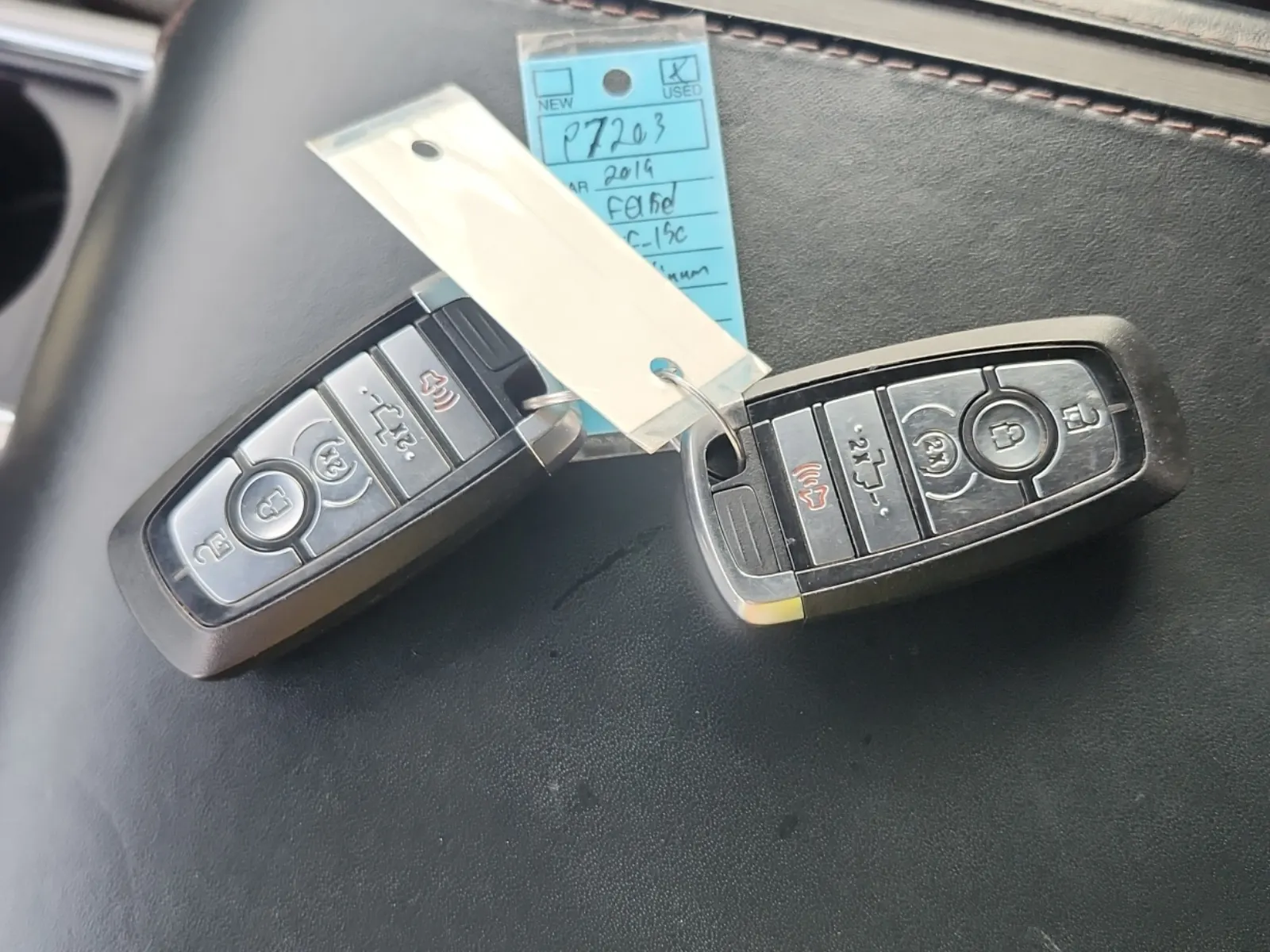 Keys/Fobs/Manual Photo