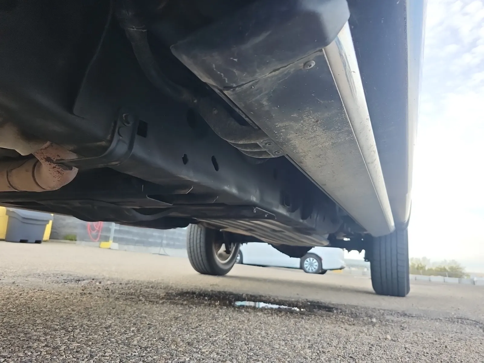 Undercarriage - Driver Photo
