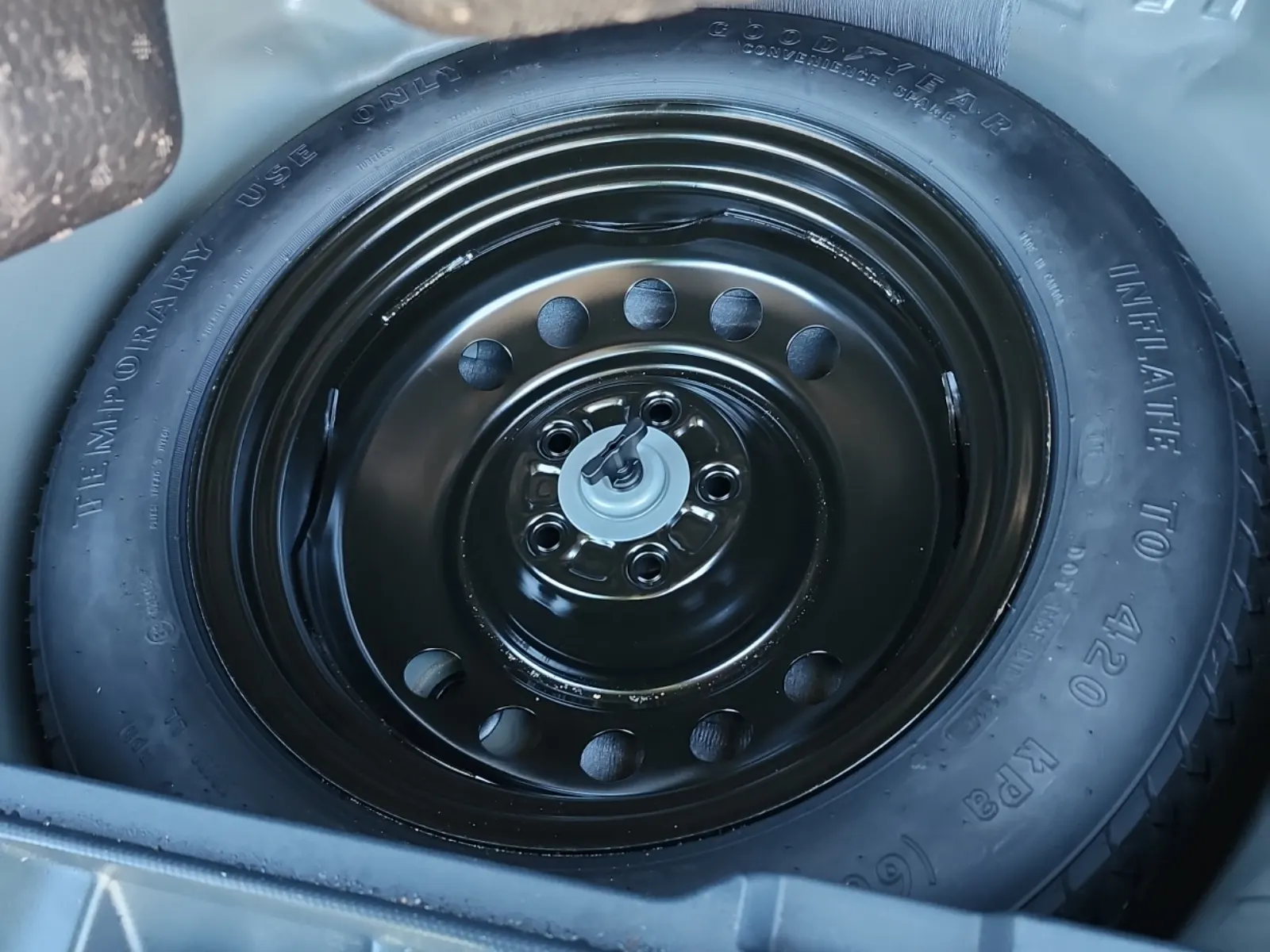 Spare Tire & Wheel Photo
