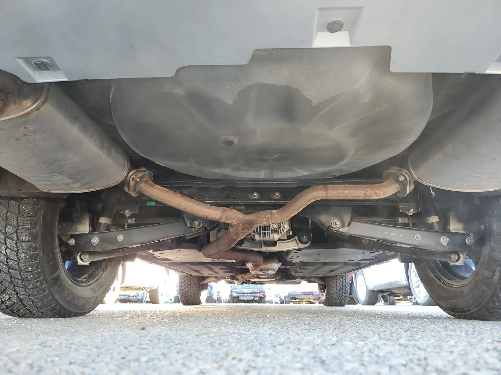 Undercarriage - Rear Photo