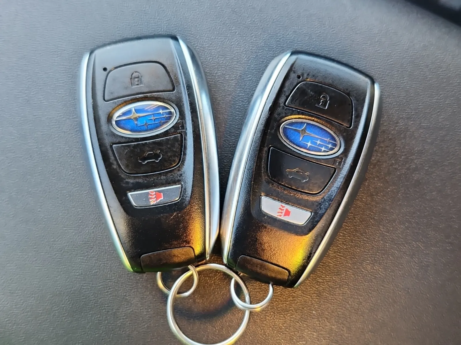 Keys/Fobs/Manual Photo