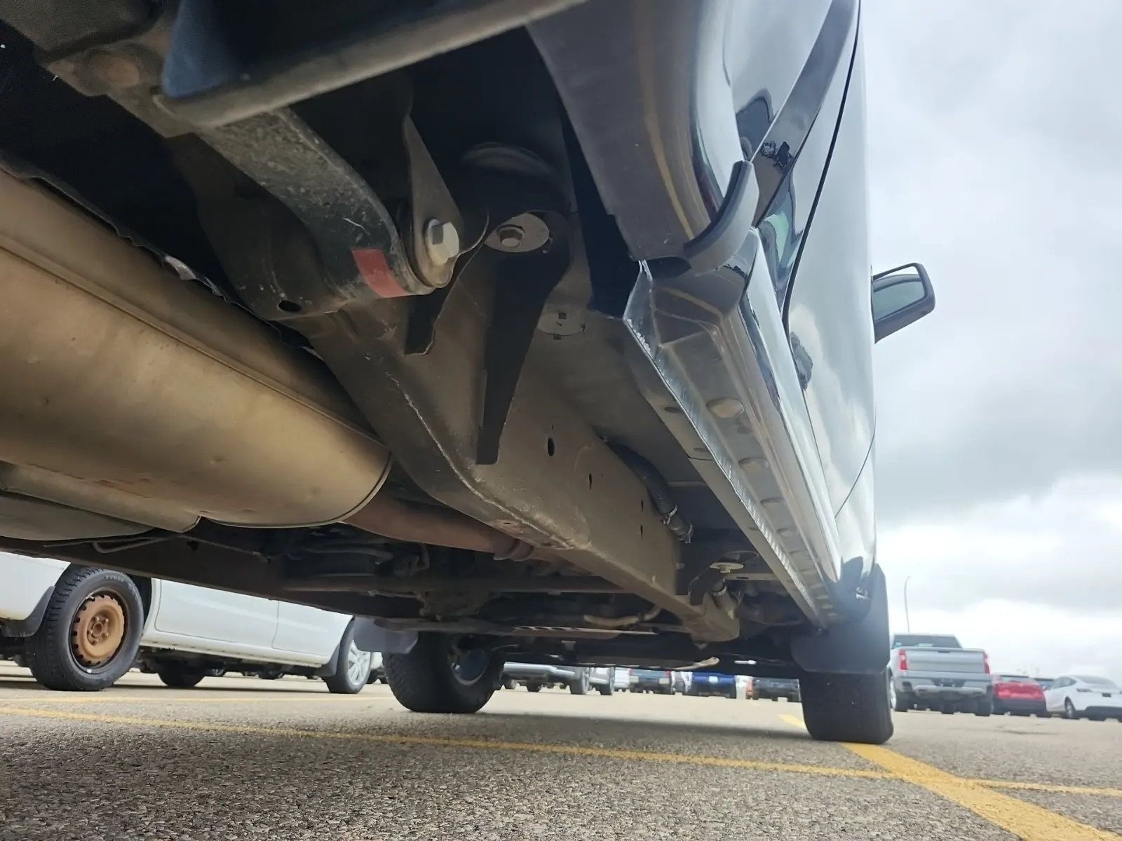 Undercarriage - Passenger Photo