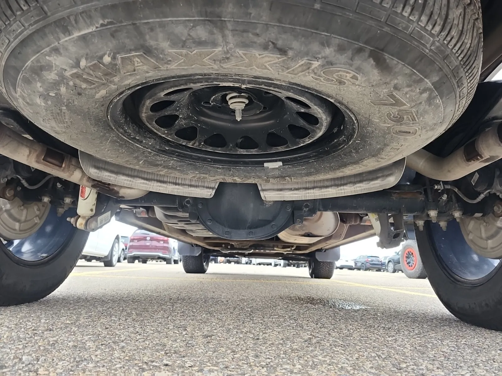 Undercarriage - Rear Photo