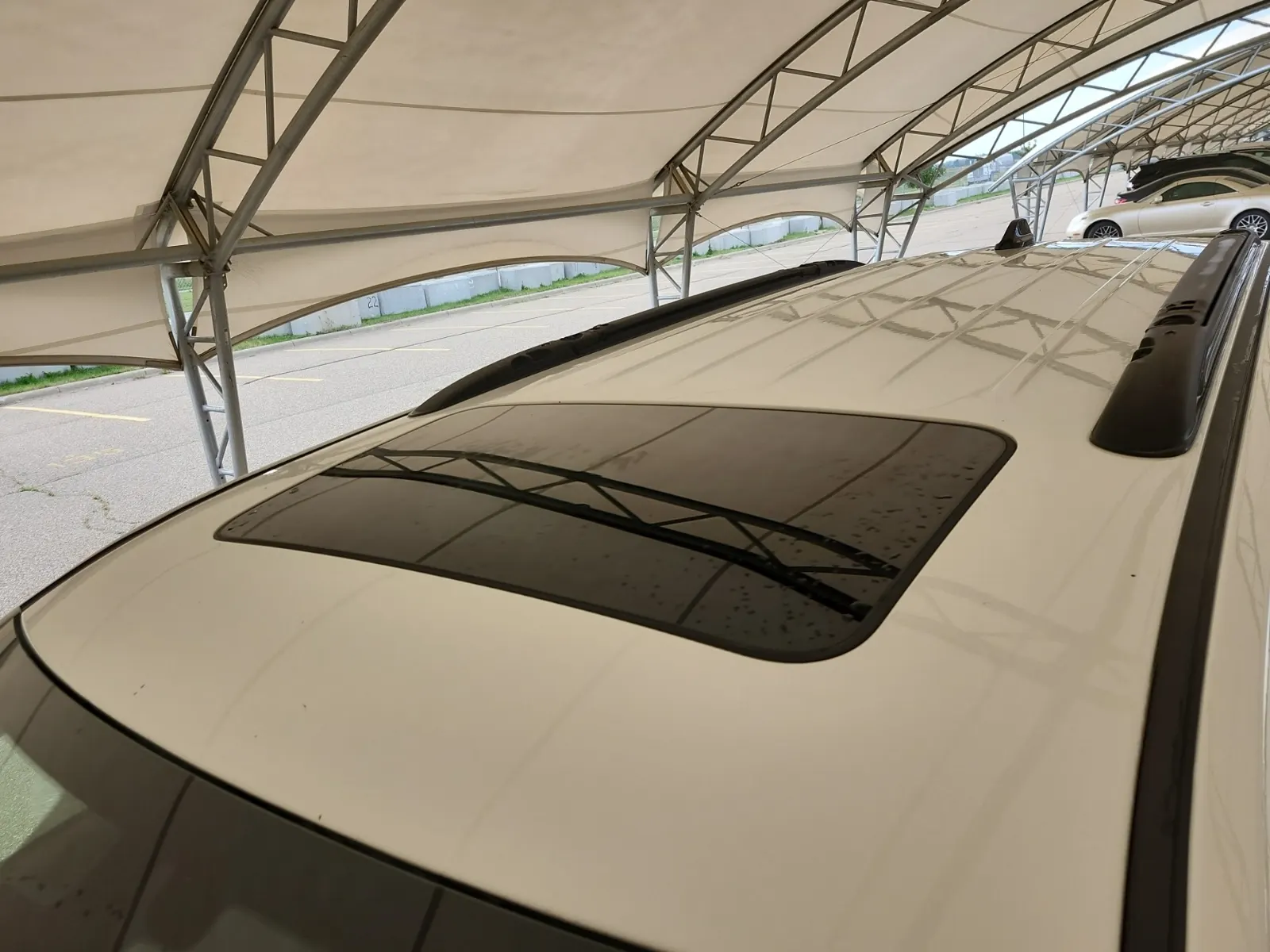Exterior Roof Photo