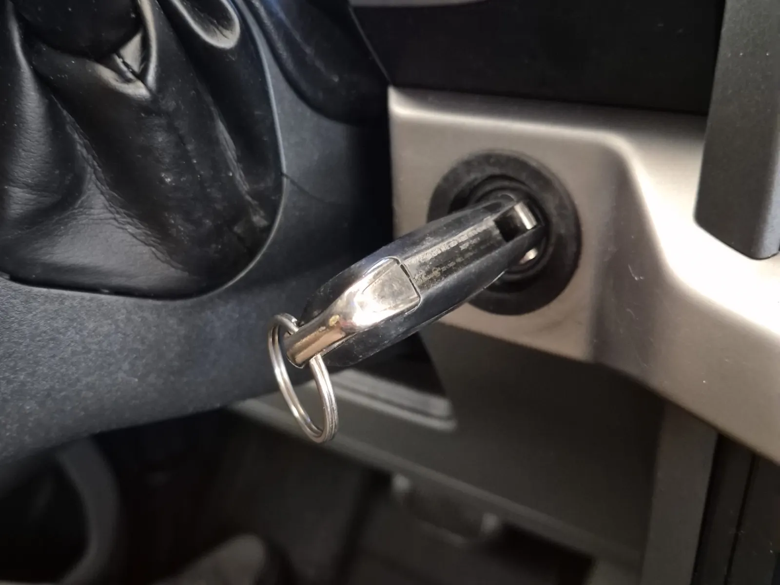 Keys/Fobs/Manual Photo
